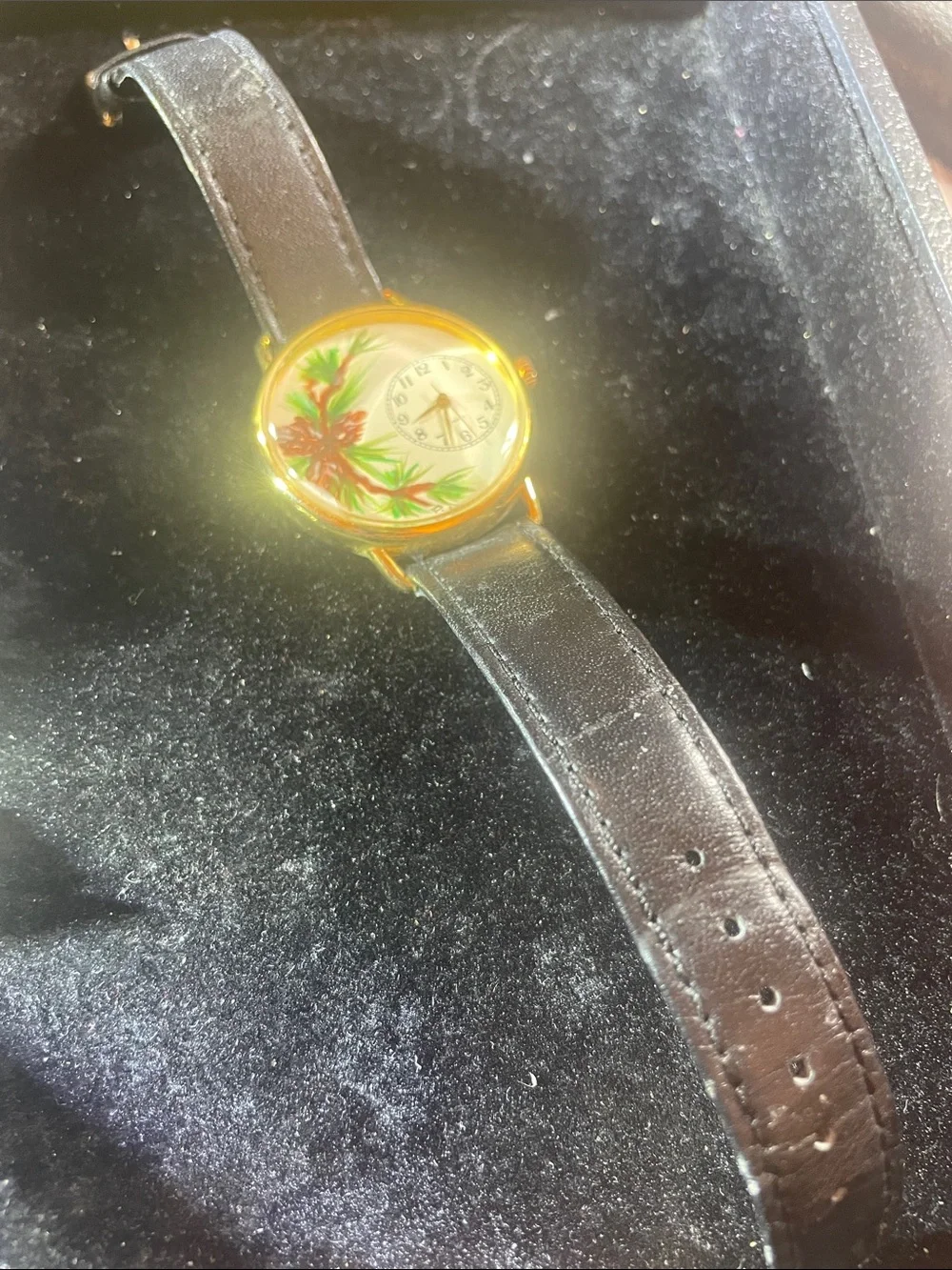 JYB Jumbo tonic watch featuring Christmas floral design